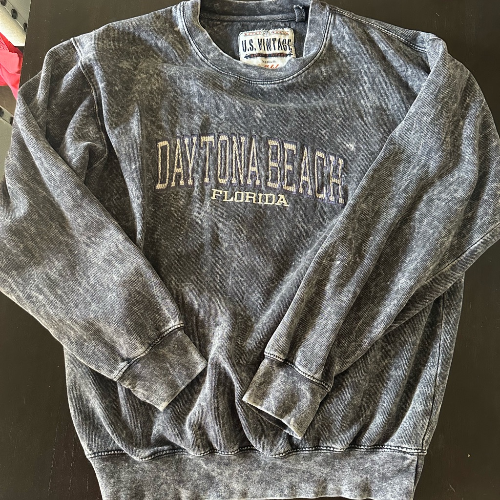 Vintage Embroidered Daytona Beach Pullover Vintage Embroidered Daytona Beach Pullover